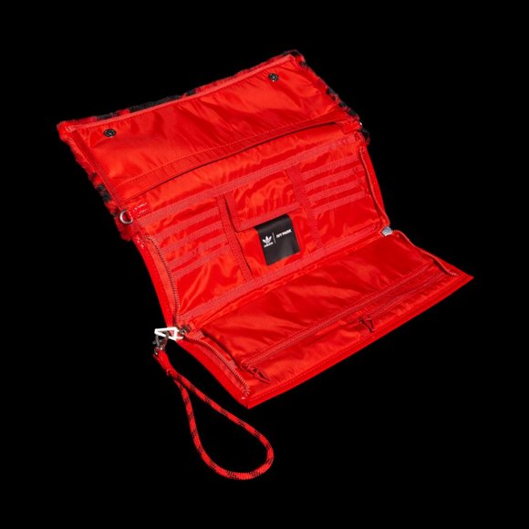 SOLD = ADIDAS x IVY PARK - PRINTED FAUX FUR ENVELOPE CLUTCH - Picture 2 of 5